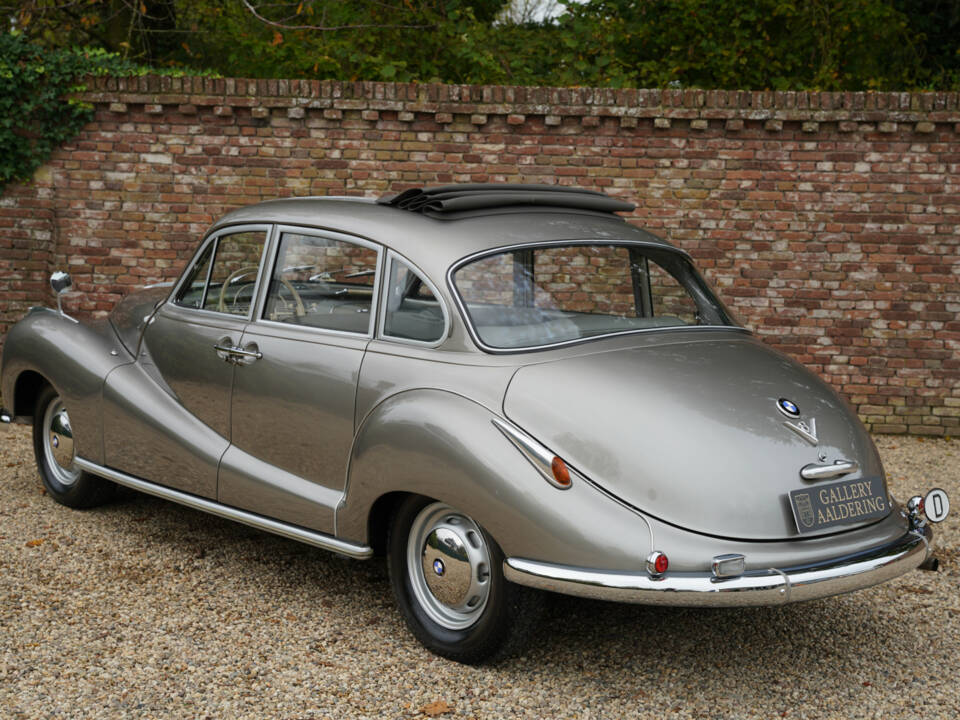 Immagine 13/50 di BMW 501 V8 (1965)