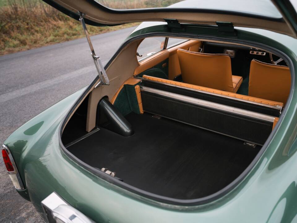 Image 18/31 of Aston Martin DB 2/4 Mk III (1958)