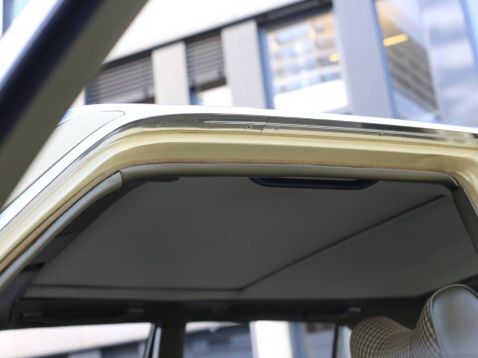 Bild 29/76 von Mercedes-Benz 280 SE (1977)