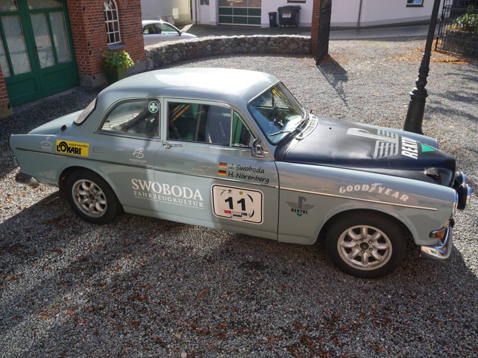 Image 3/18 of Volvo P 122 S (1966)