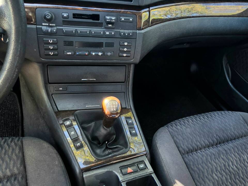 Bild 6/10 von BMW 318i (1998)