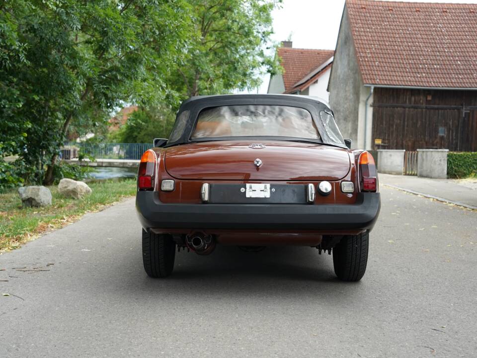 Image 3/100 of MG MGB (1978)