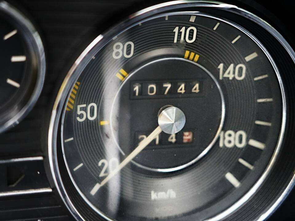 Bild 3/12 von Mercedes-Benz 220 (1968)