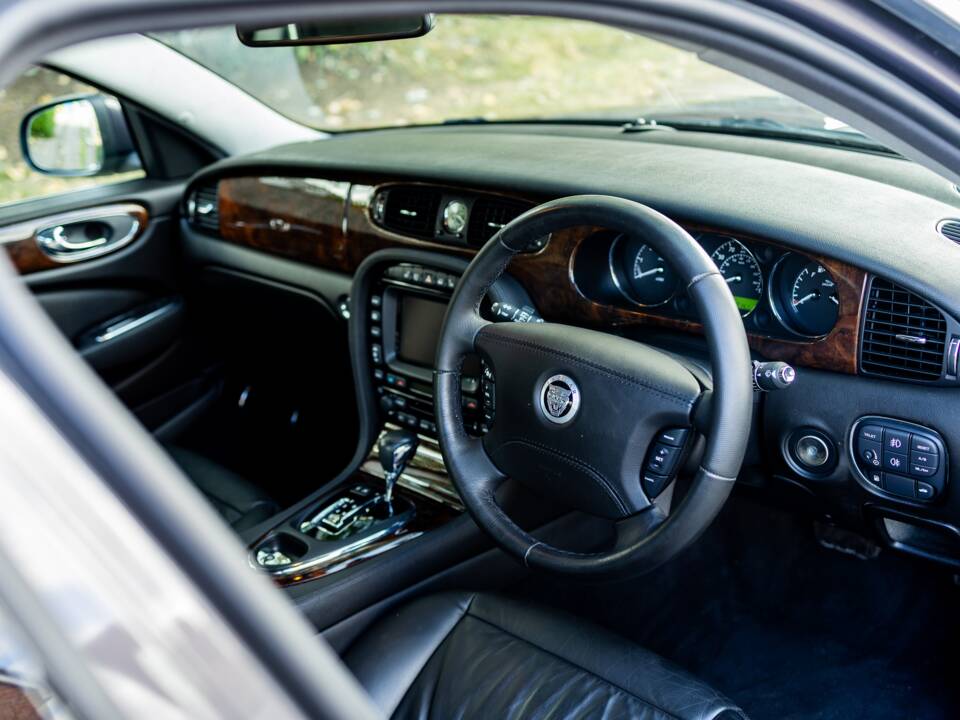Afbeelding 22/47 van Jaguar XJ 2.7 D (2008)