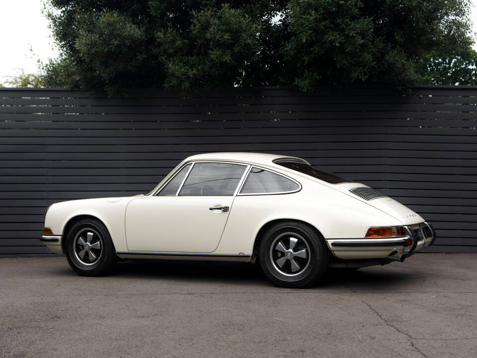 Image 2/78 of Porsche 911 2.0 E (1968)