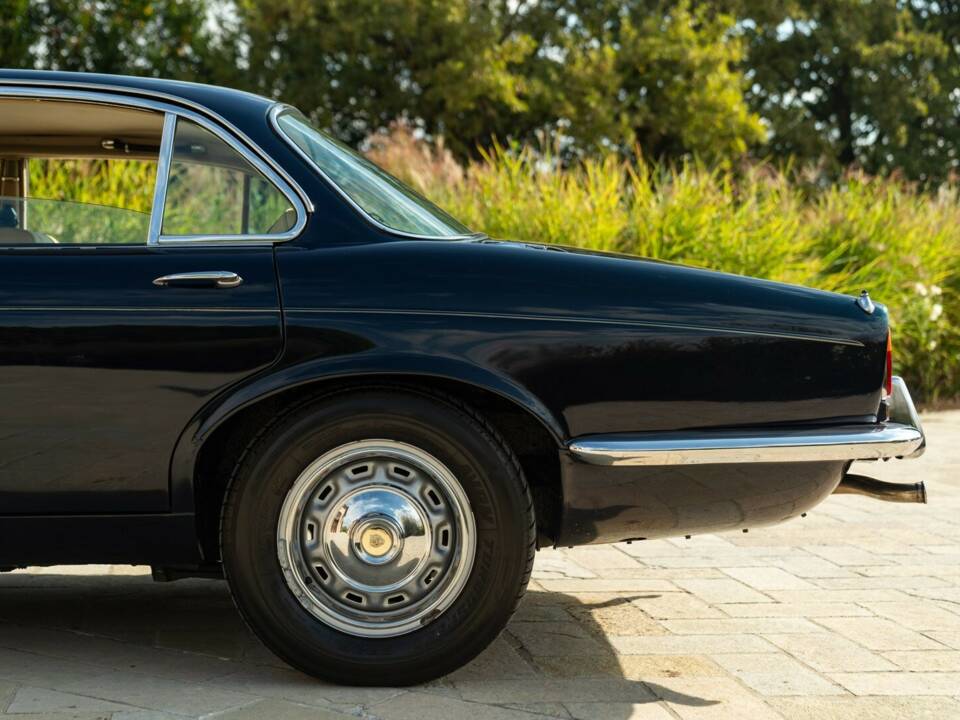 Bild 19/50 von Jaguar XJ 4.2 (1978)