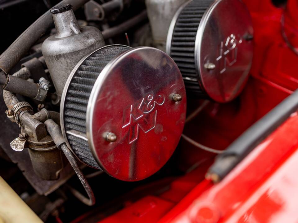 Image 37/39 de MG MGB GT (1972)