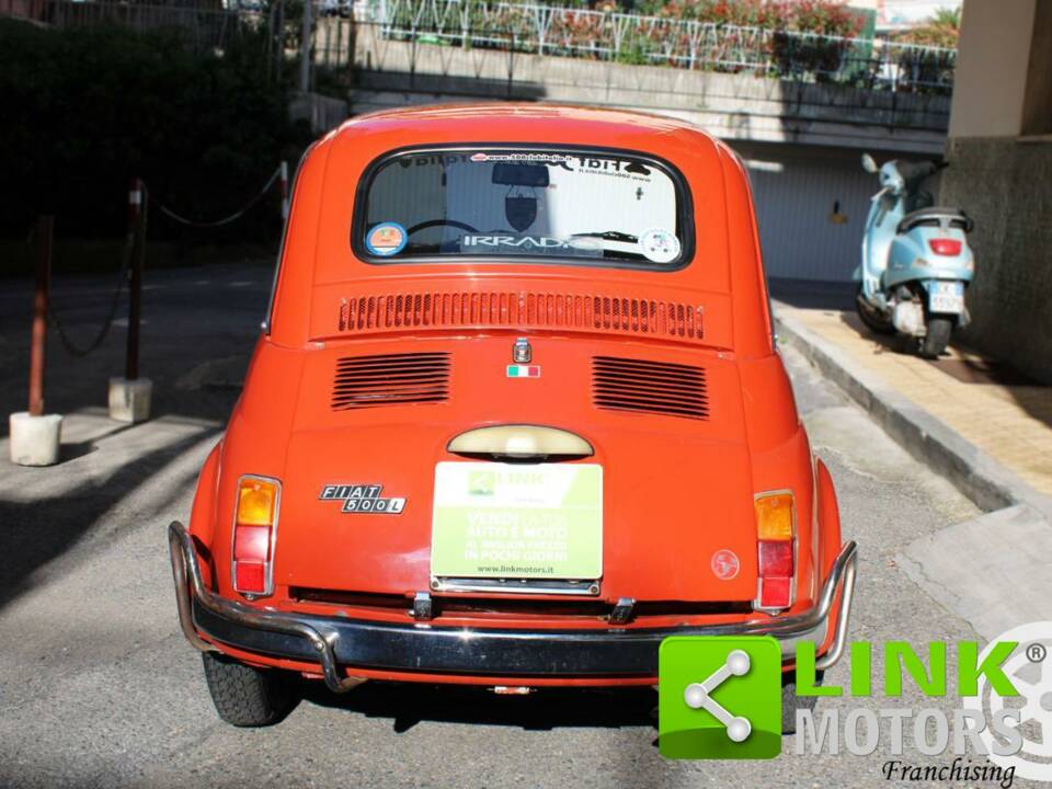 Image 8/10 of FIAT 500 L (1969)
