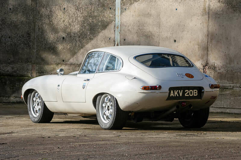 Bild 4/50 von Jaguar E-Type 4.2 (1964)