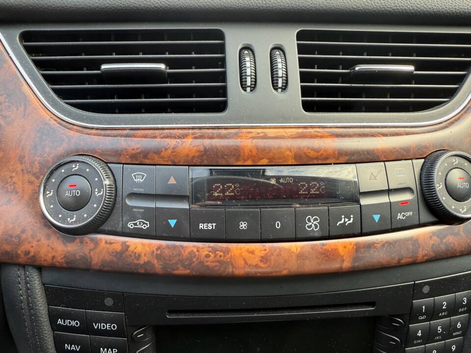 Bild 17/51 von Mercedes-Benz CLS 350 (2005)