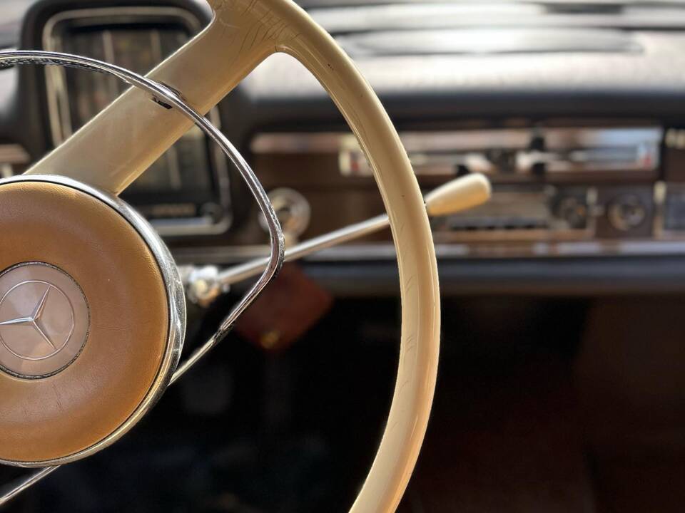 Bild 7/12 von Mercedes-Benz 220 SE b (1965)