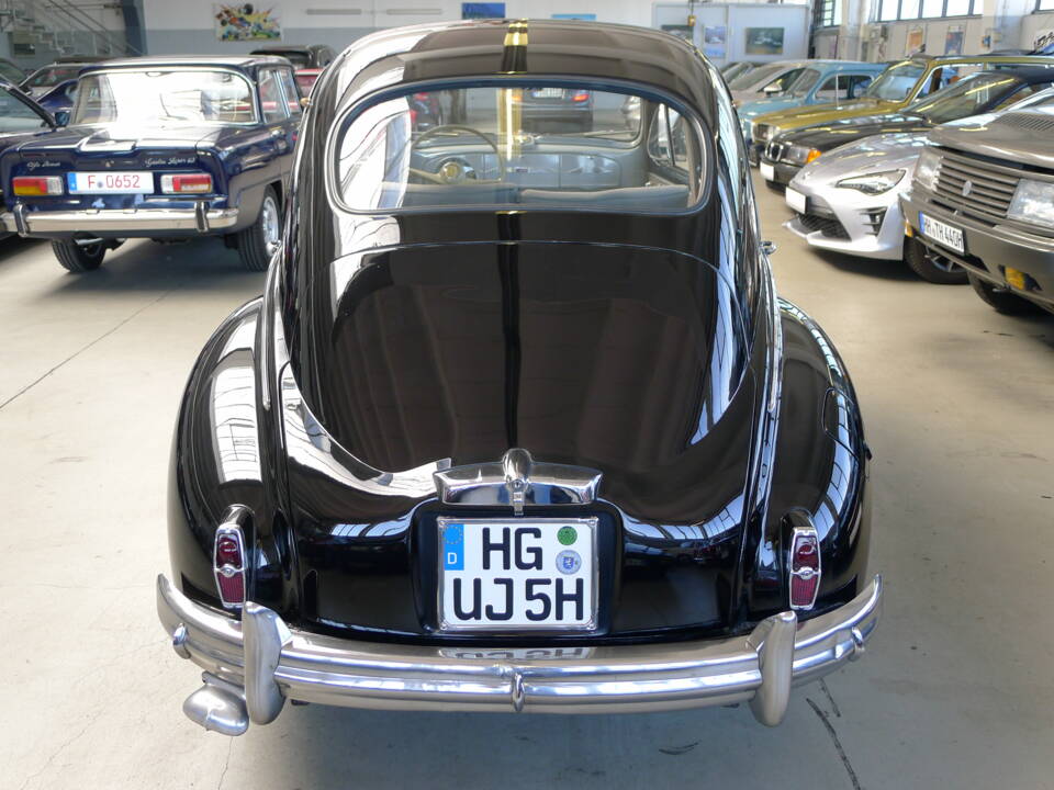 Bild 35/50 von Peugeot 203 C (1955)