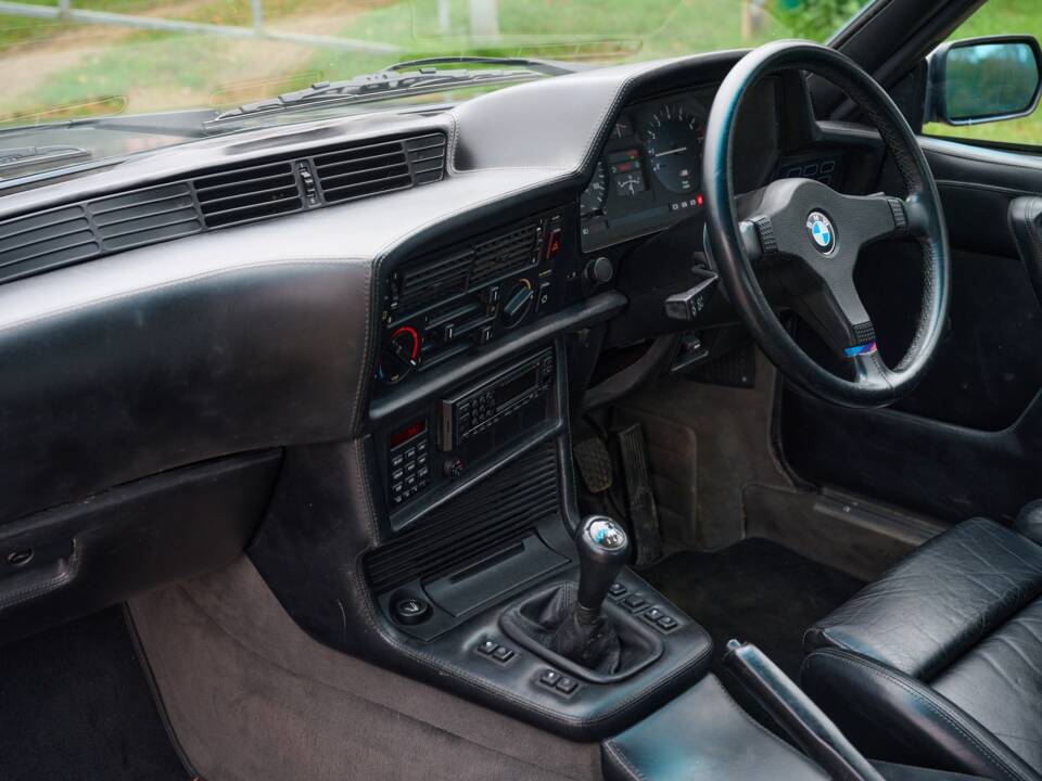 Image 28/50 of BMW M 635 CSi (1989)