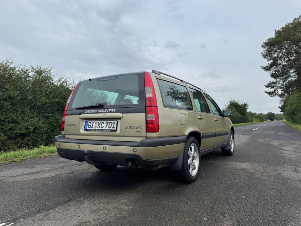 Image 12/20 of Volvo V 70 XC 2.5T (1998)