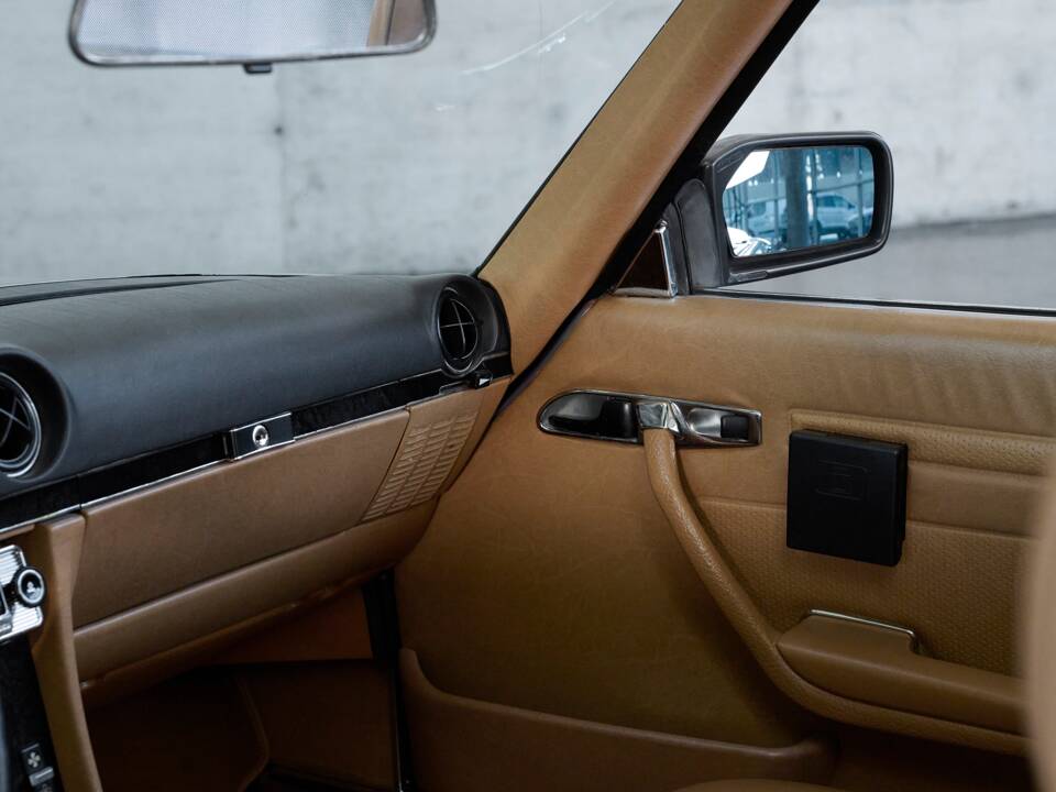 Image 16/50 de Mercedes-Benz 560 SL (1989)