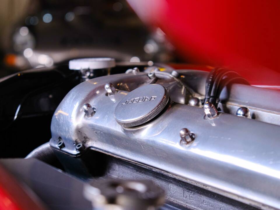 Bild 33/46 von Jaguar XK 120 FHC (1952)