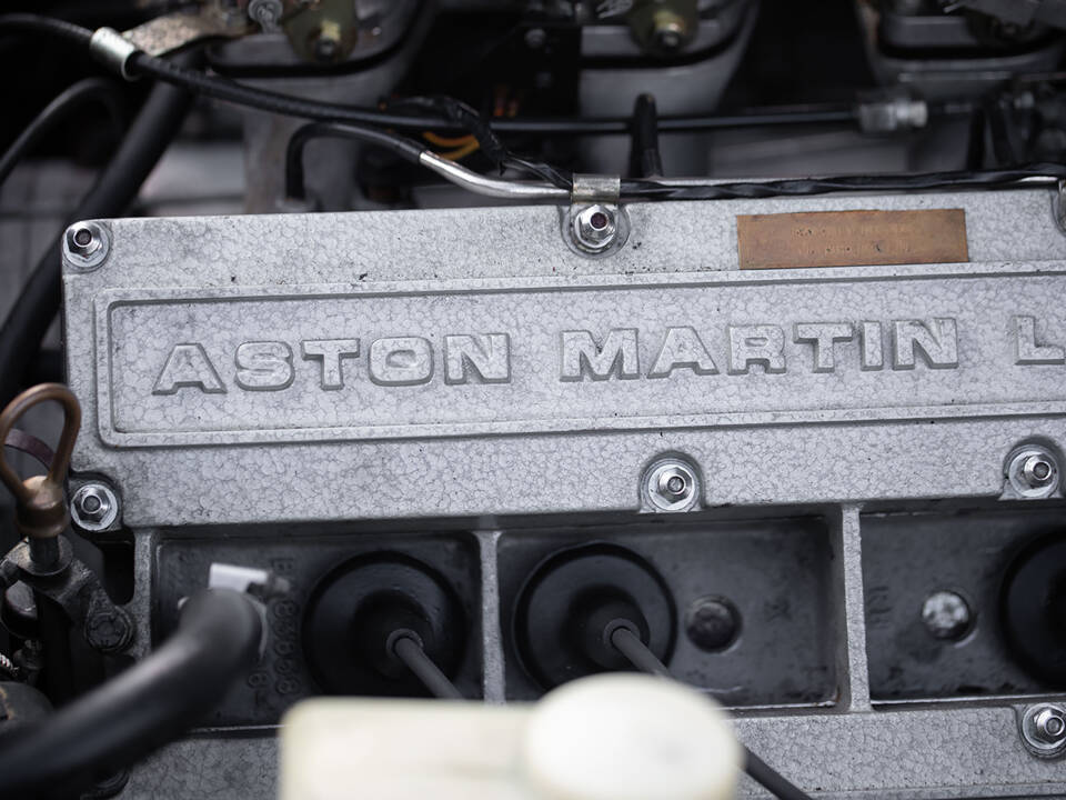 Image 20/45 of Aston Martin V8 Volante (1984)