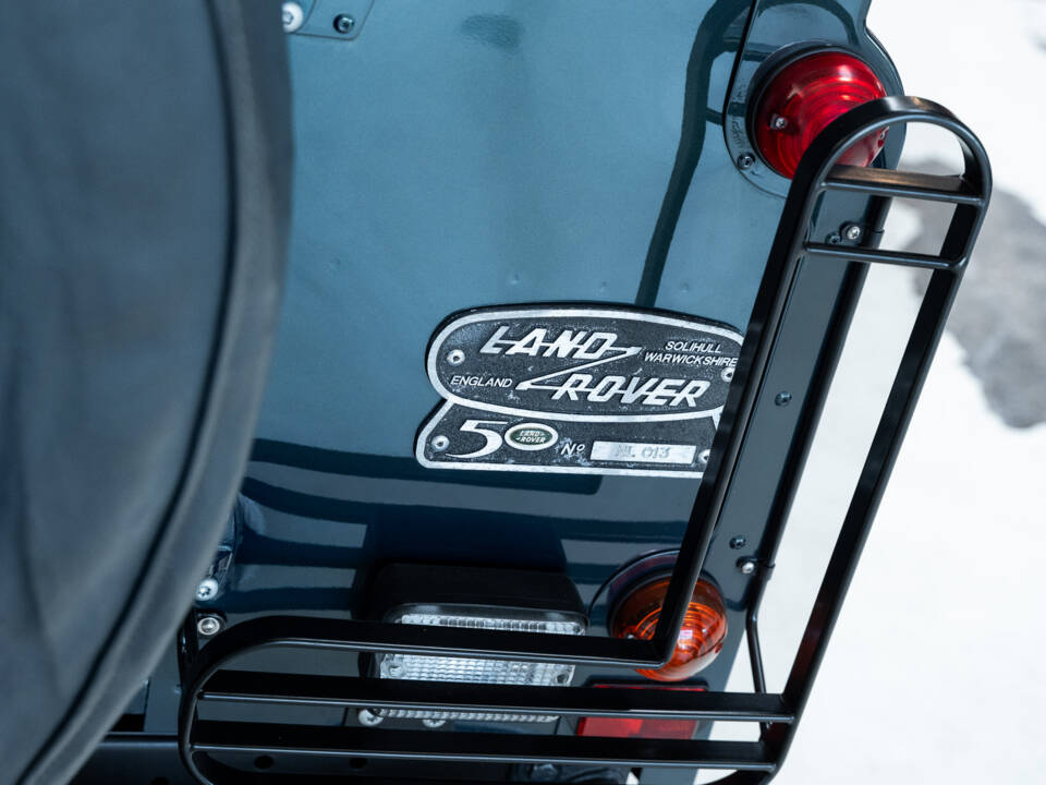 Image 37/43 of Land Rover Defender 90 &quot;50th Anniversary&quot; (1998)