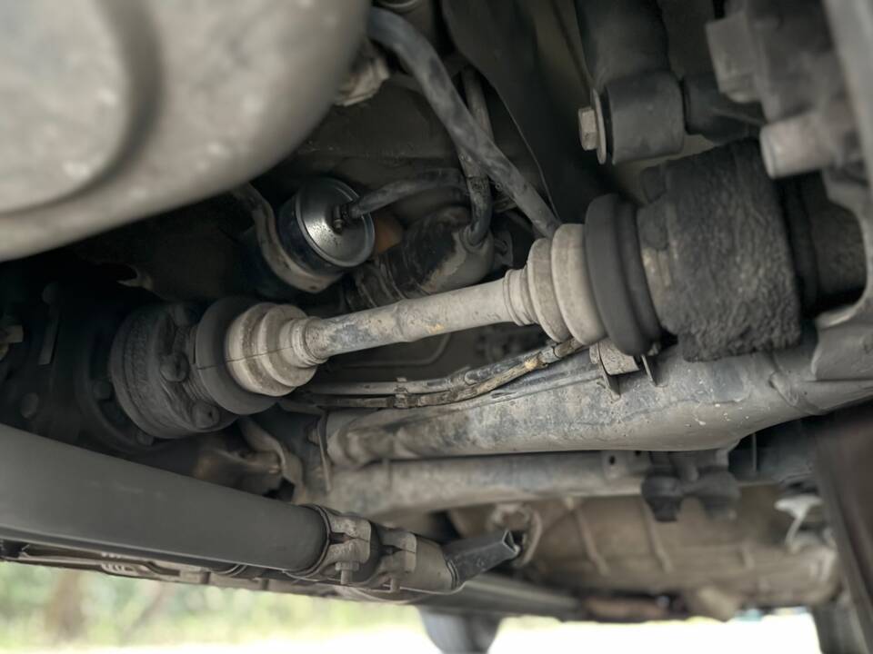 Bild 41/47 von BMW 528i (1986)