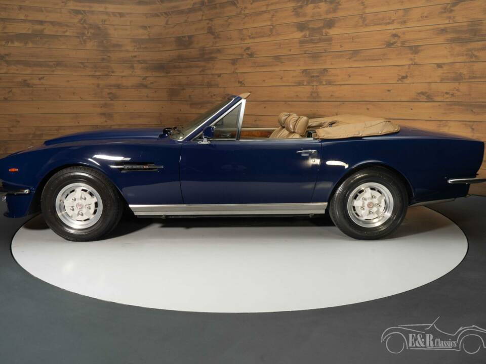 Image 7/8 of Aston Martin V8 Volante (1981)