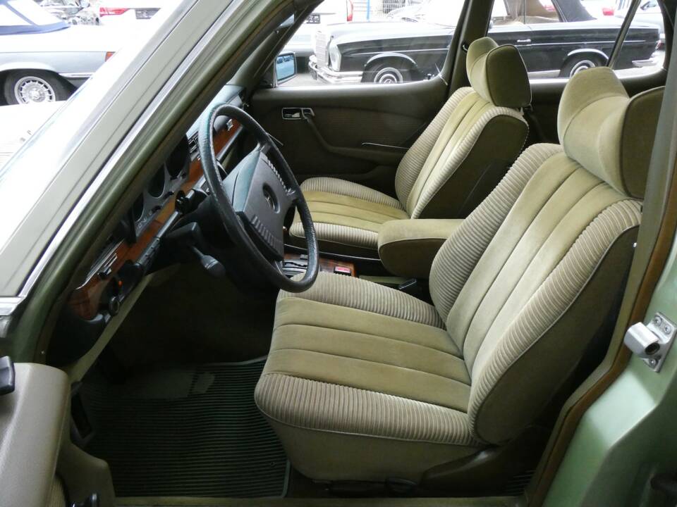 Immagine 9/21 di Mercedes-Benz 350 SE (1977)