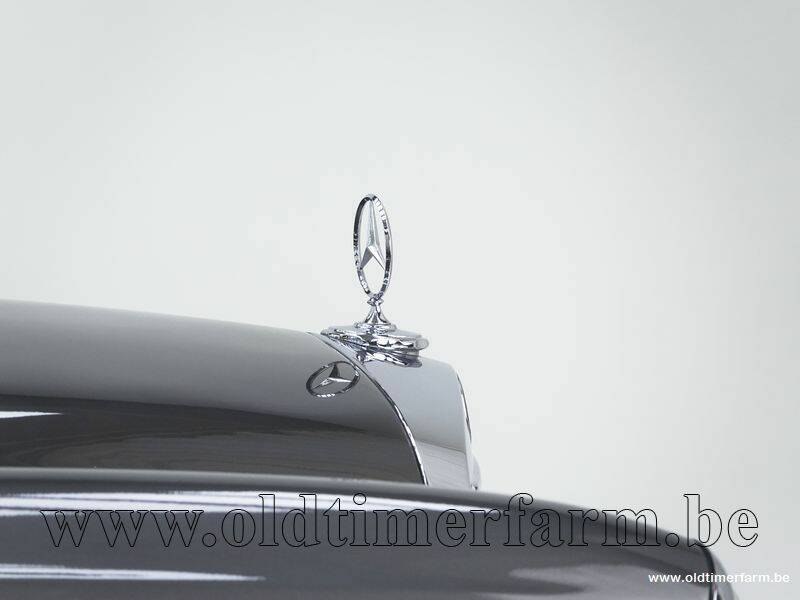 Image 12/15 de Mercedes-Benz 220 SE b (1963)