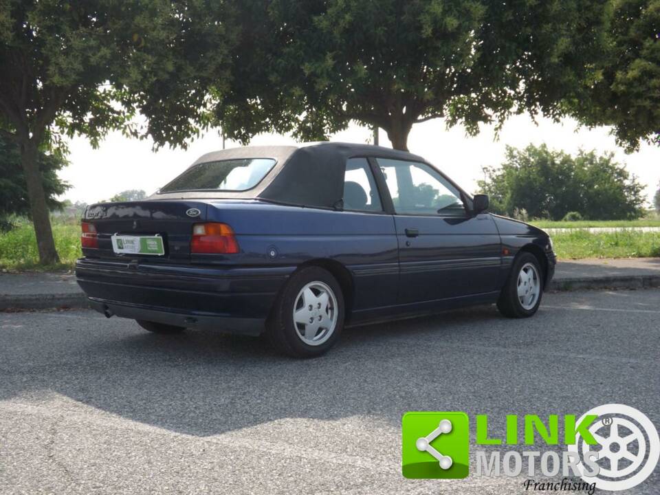 Afbeelding 4/10 van Ford Escort 1.8 16v (1992)