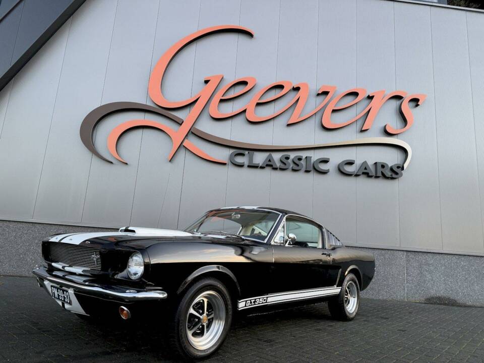 Image 1/36 of Ford Mustang 390 GTA (1966)