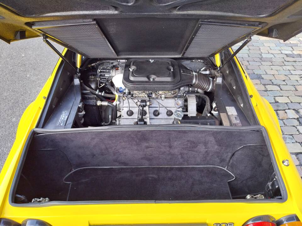Image 24/53 of Ferrari 308 GTB (1979)