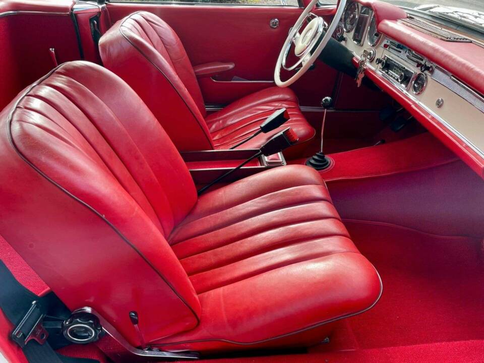 Image 16/25 of Mercedes-Benz 280 SE (1967)