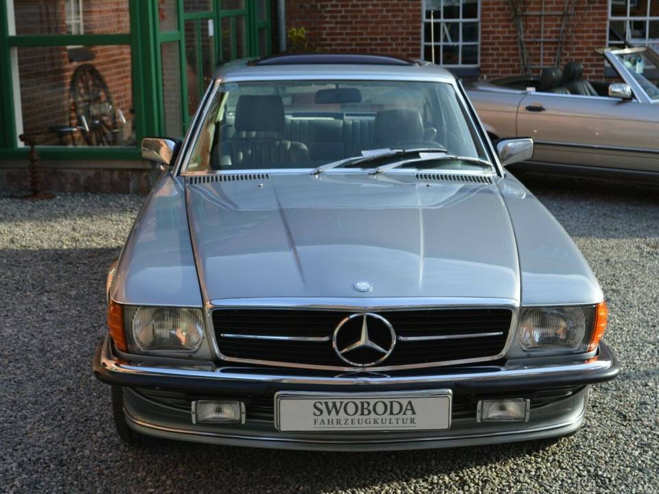 Imagen 3/25 de Mercedes-Benz 280 SLC (1981)