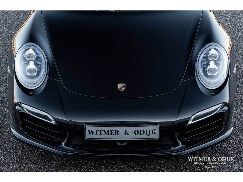 Image 13/34 of Porsche 911 Turbo S (2015)