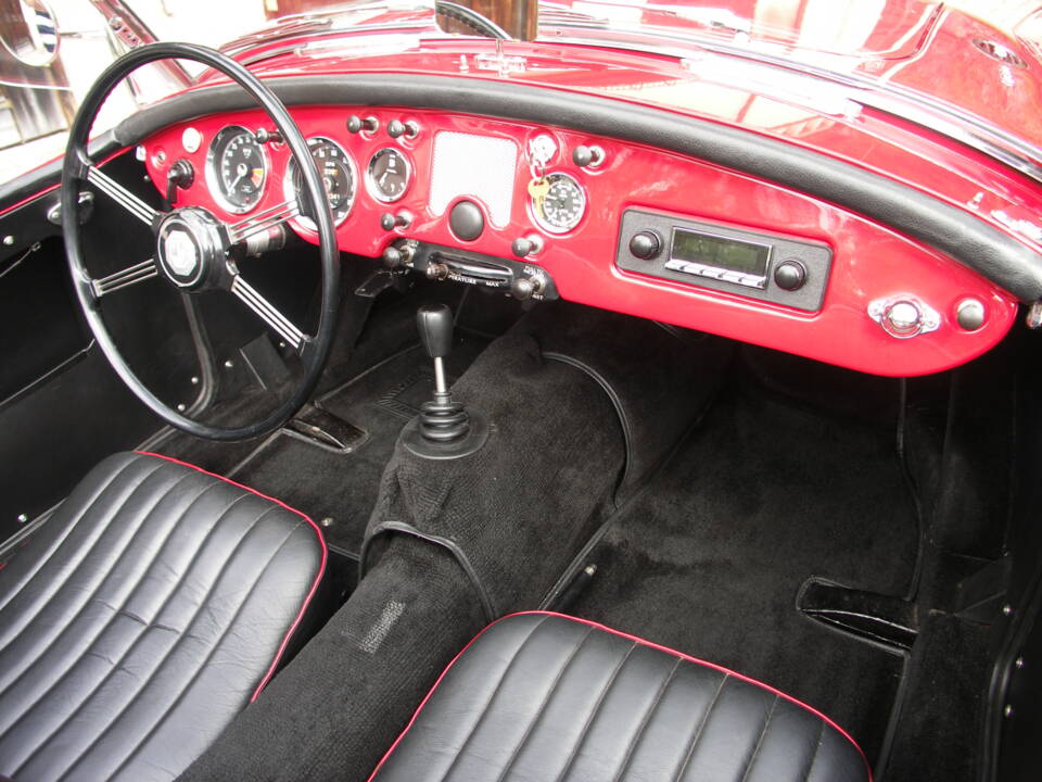 Image 7/31 of MG MGA 1600 (1959)