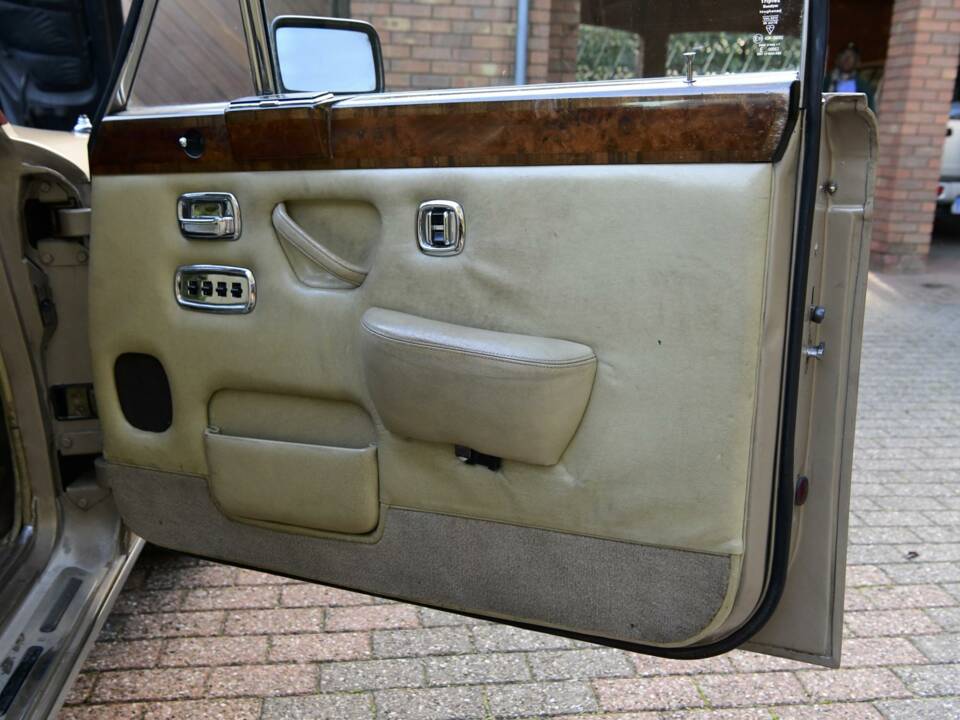 Image 34/50 of Rolls-Royce Silver Shadow II (1977)