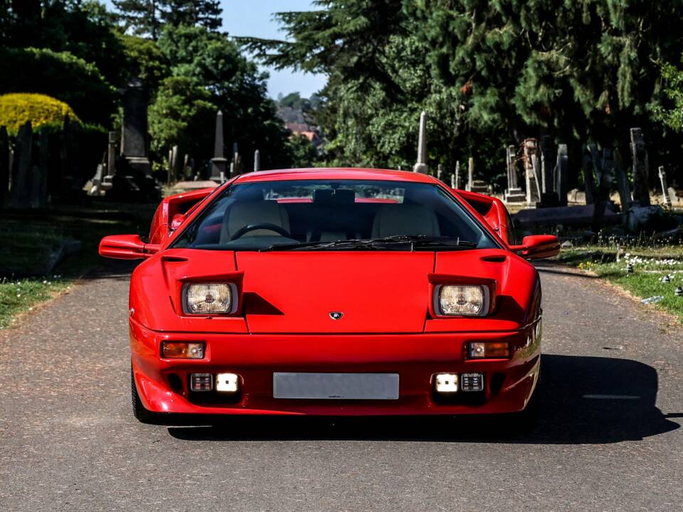 Image 7/26 of Lamborghini Diablo VT (1994)
