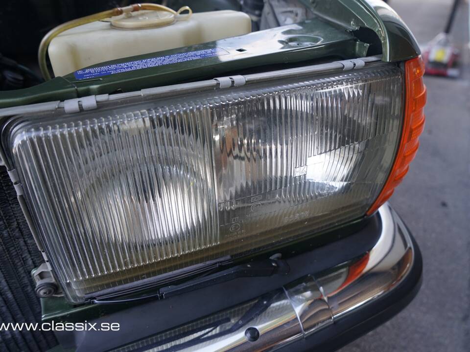 Image 16/17 of Mercedes-Benz 280 CE (1977)