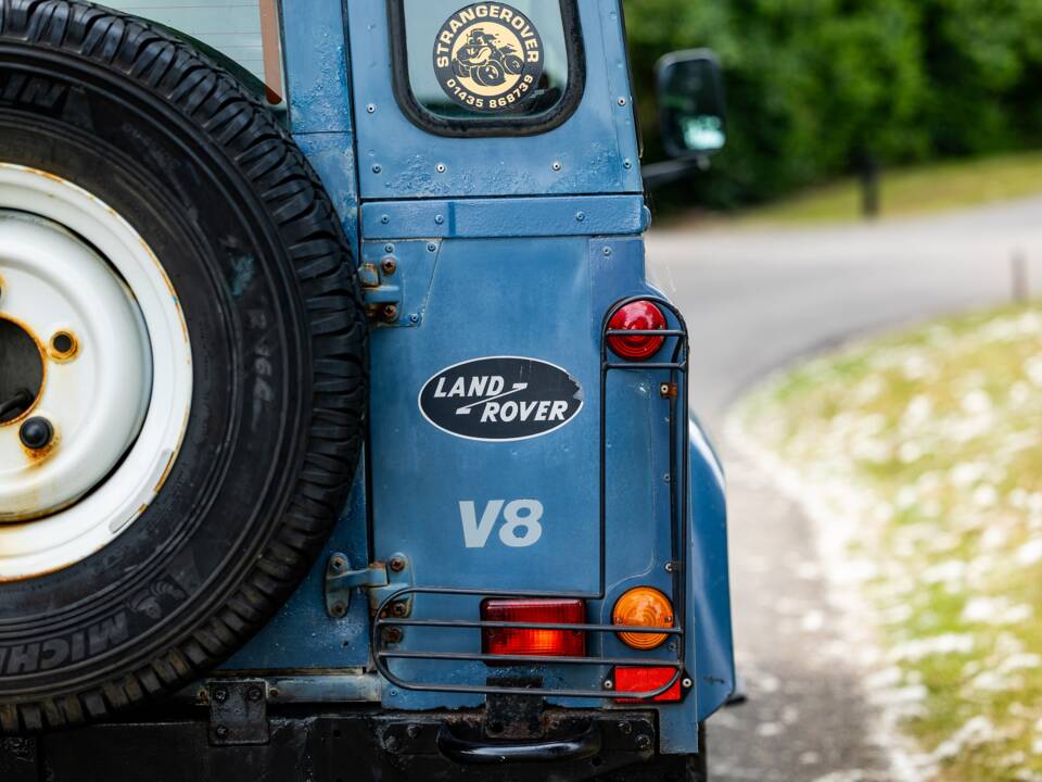 Image 42/50 of Land Rover 110 (1988)