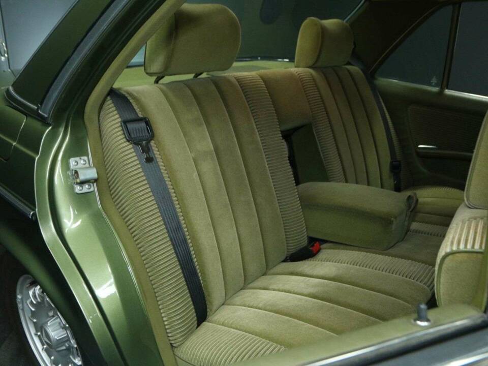 Bild 27/50 von Mercedes-Benz 300 D (1981)