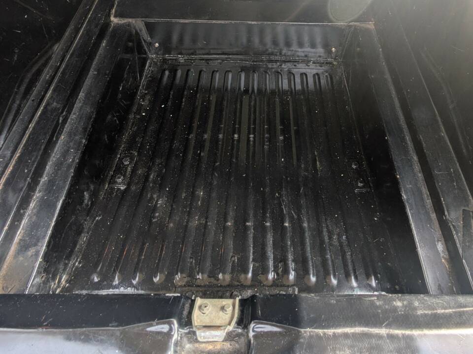 Image 27/31 of Citroën D Spécial (1974)