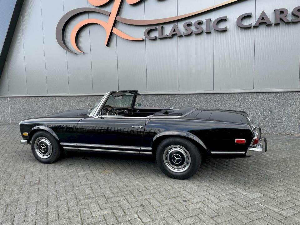 Image 3/36 of Mercedes-Benz 280 SL (1968)