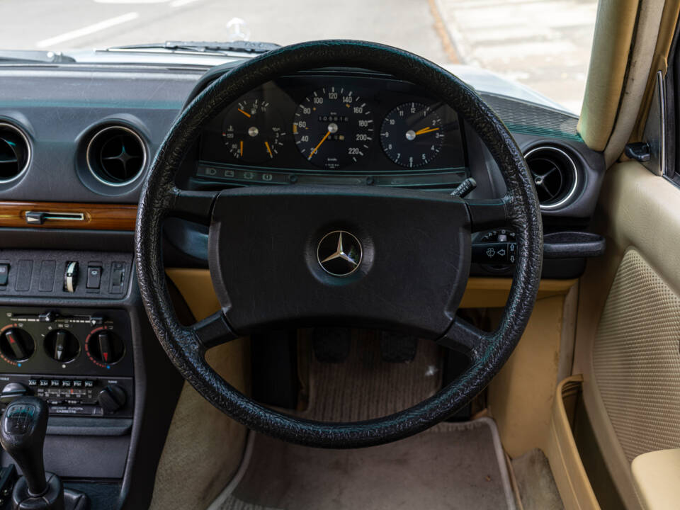 Immagine 15/25 di Mercedes-Benz 280 E (1981)