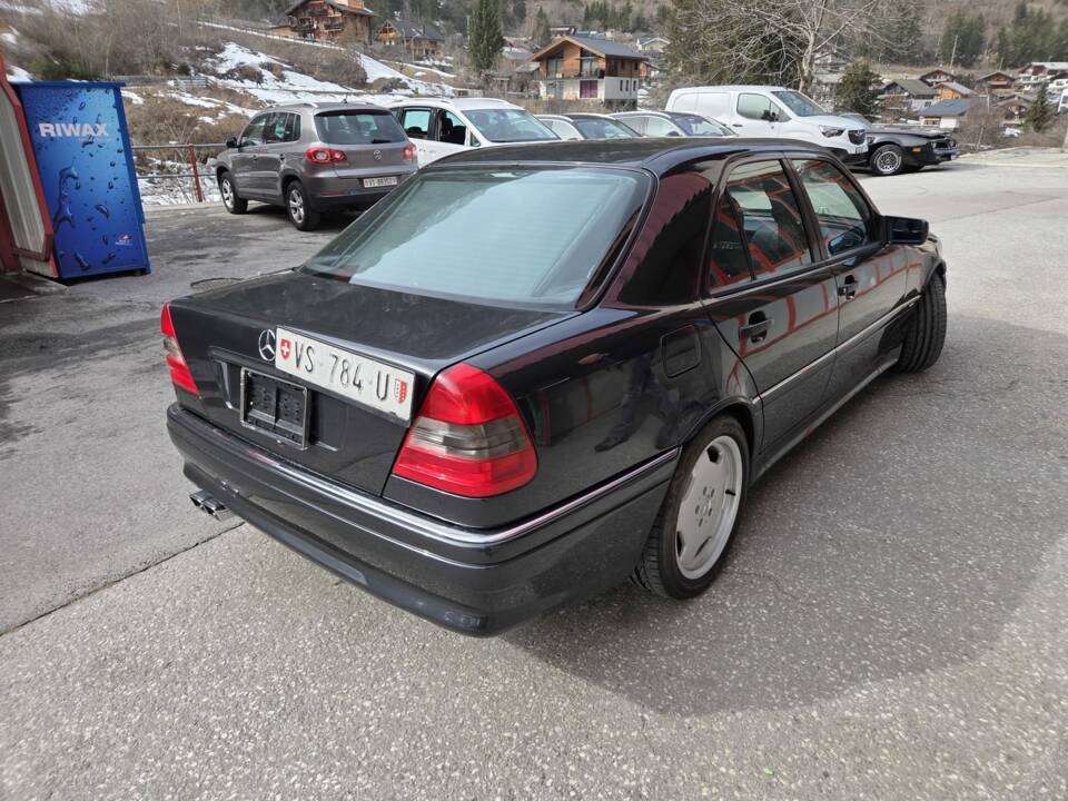 Bild 16/16 von Mercedes-Benz C 36 AMG (1994)