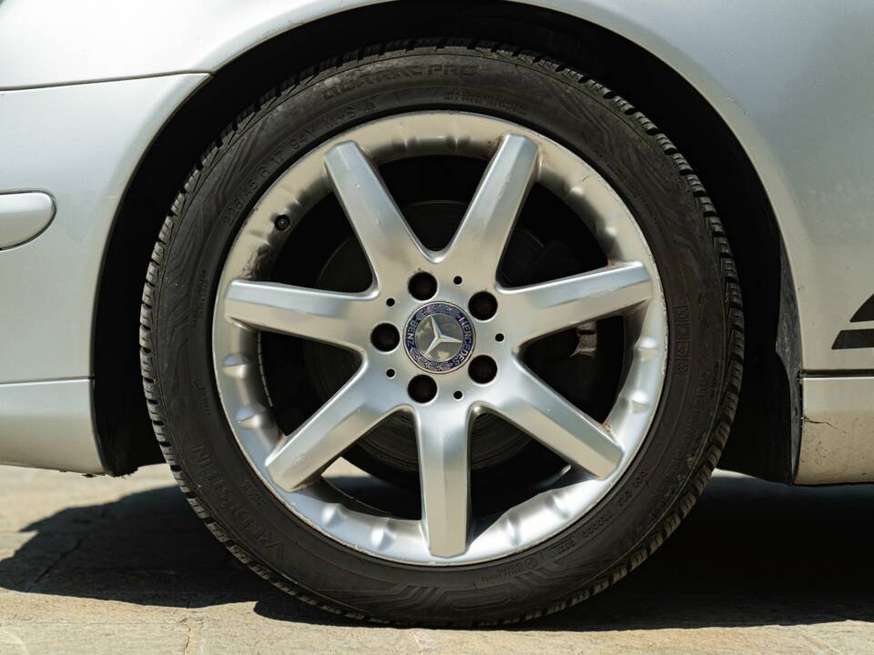Image 18/50 of Mercedes-Benz C 320 Sportcoupé (2003)
