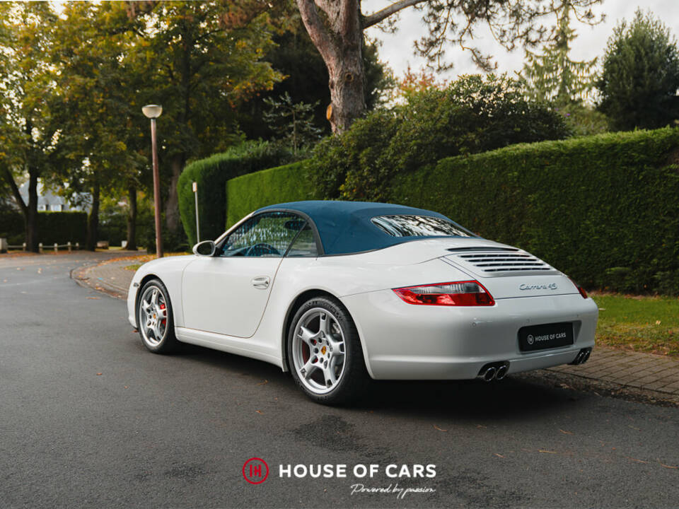 Immagine 8/50 di Porsche 911 Carrera 4S (2007)