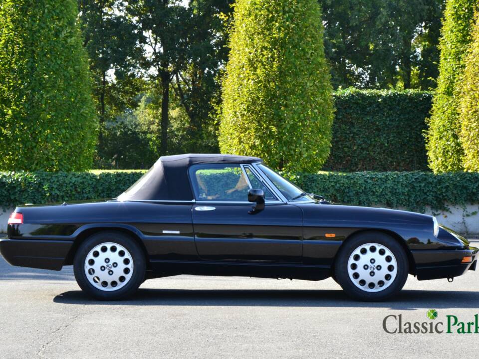 Image 20/50 of Alfa Romeo 2.0 Spider (1990)