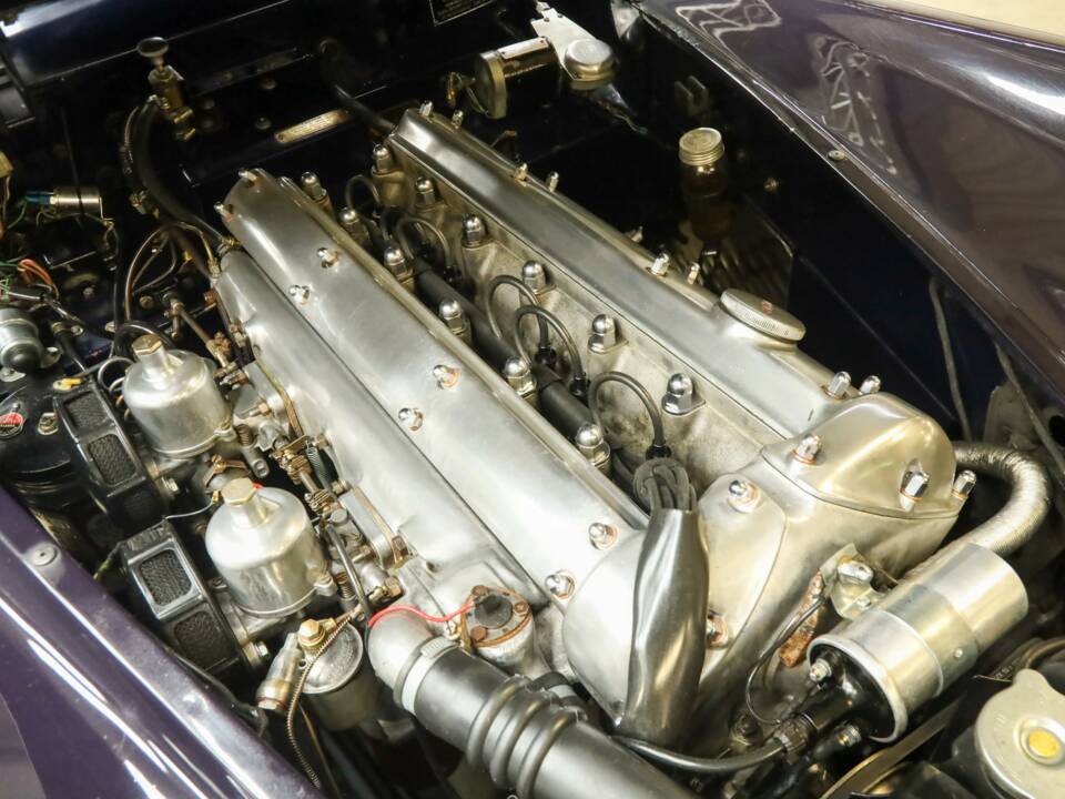 Image 26/50 of Jaguar XK 140 DHC (1955)