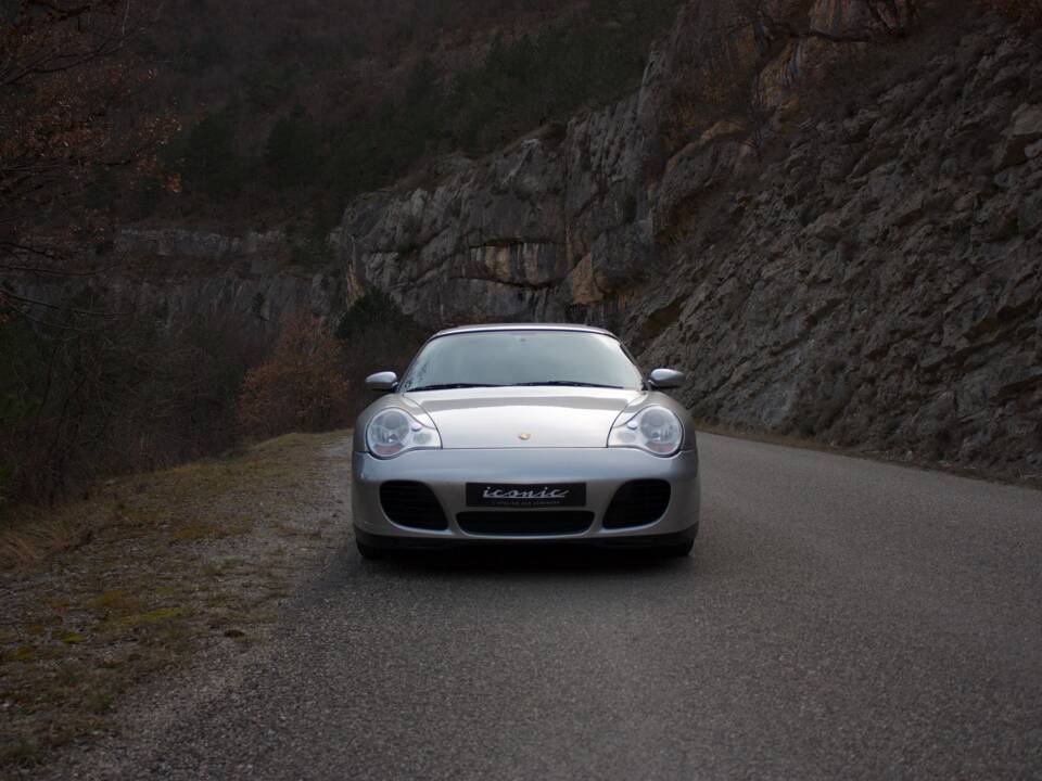Image 4/14 de Porsche 911 Carrera 4S (2002)