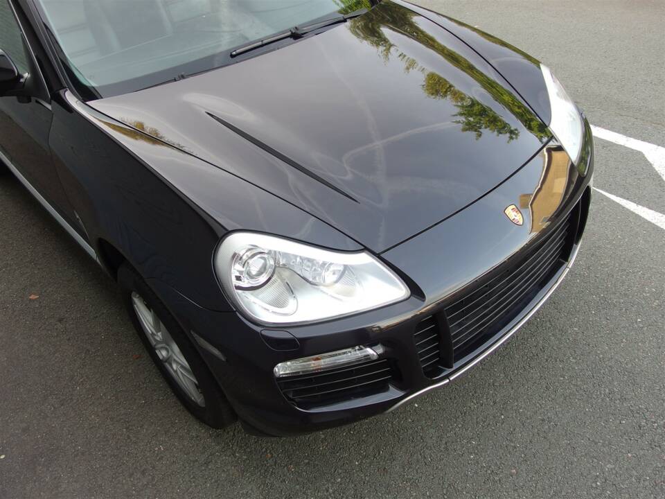 Imagen 12/97 de Porsche Cayenne Turbo (2007)