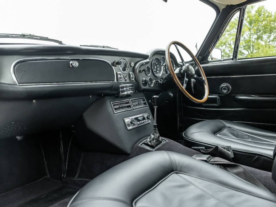 Afbeelding 42/50 van Aston Martin DB 6 (1967)