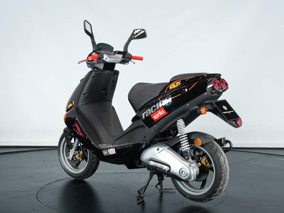 Image 2/21 of Aprilia DUMMY (1997)